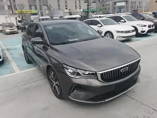 Geely Emgrand 2022