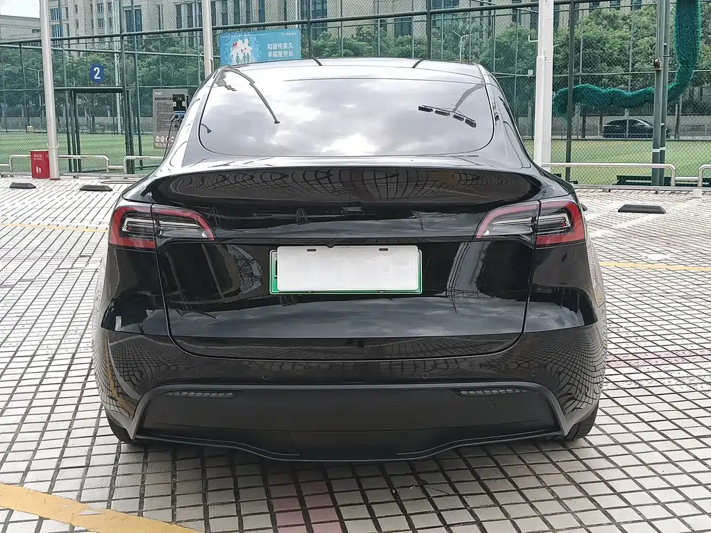 Tesla Model Y 2022 — фото 4