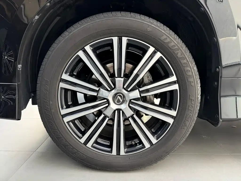 Lexus LX 2019 — фото 24