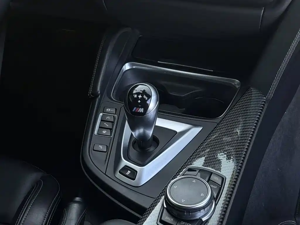 BMW M4 2015 — фото 9
