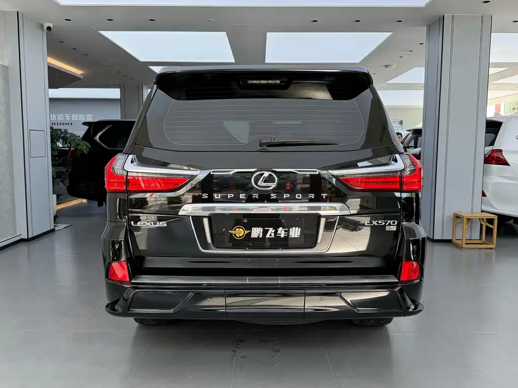 Lexus LX 2019 — фото 3