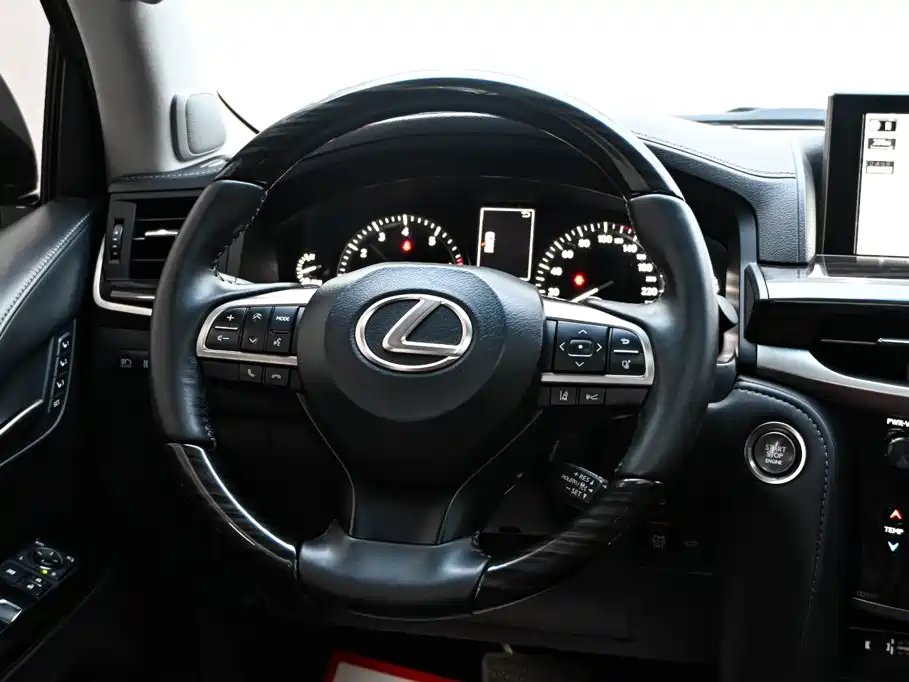 Lexus LX 2019 — фото 16