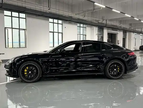 Porsche Panamera 2019