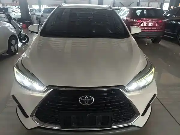 Toyota Yaris L 2022