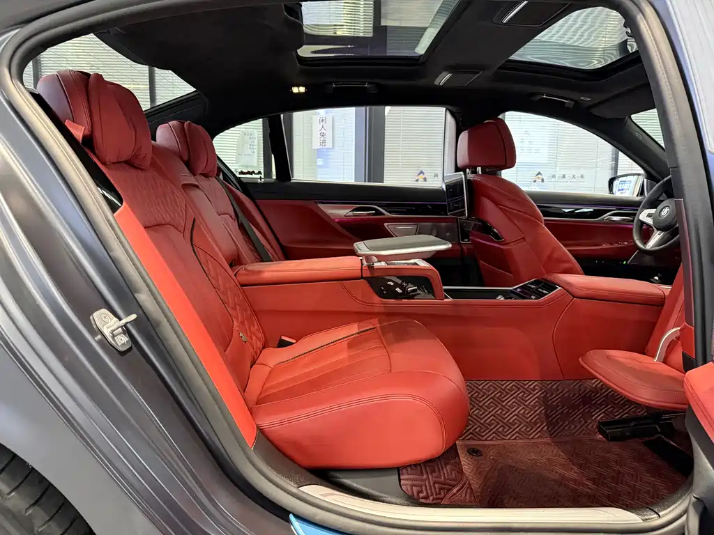 BMW 7 Series 2019 — фото 10