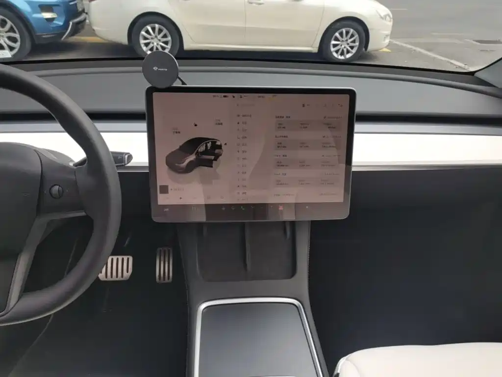Tesla Model Y 2023 — фото 13