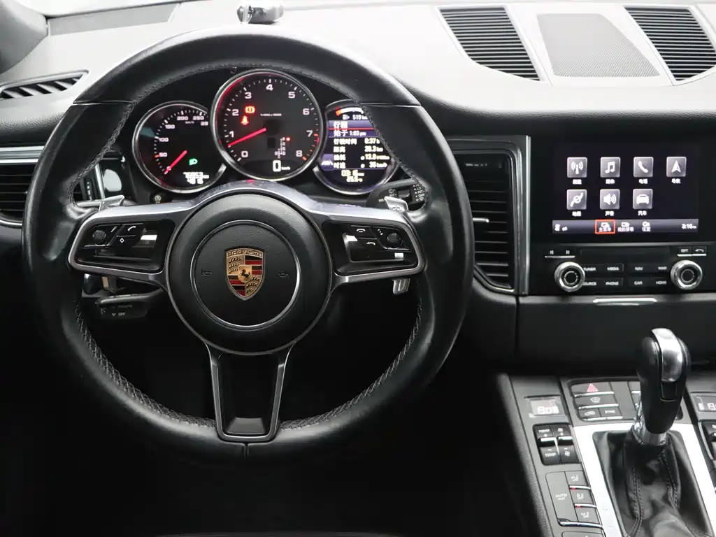 Porsche Macan 2016 — фото 12