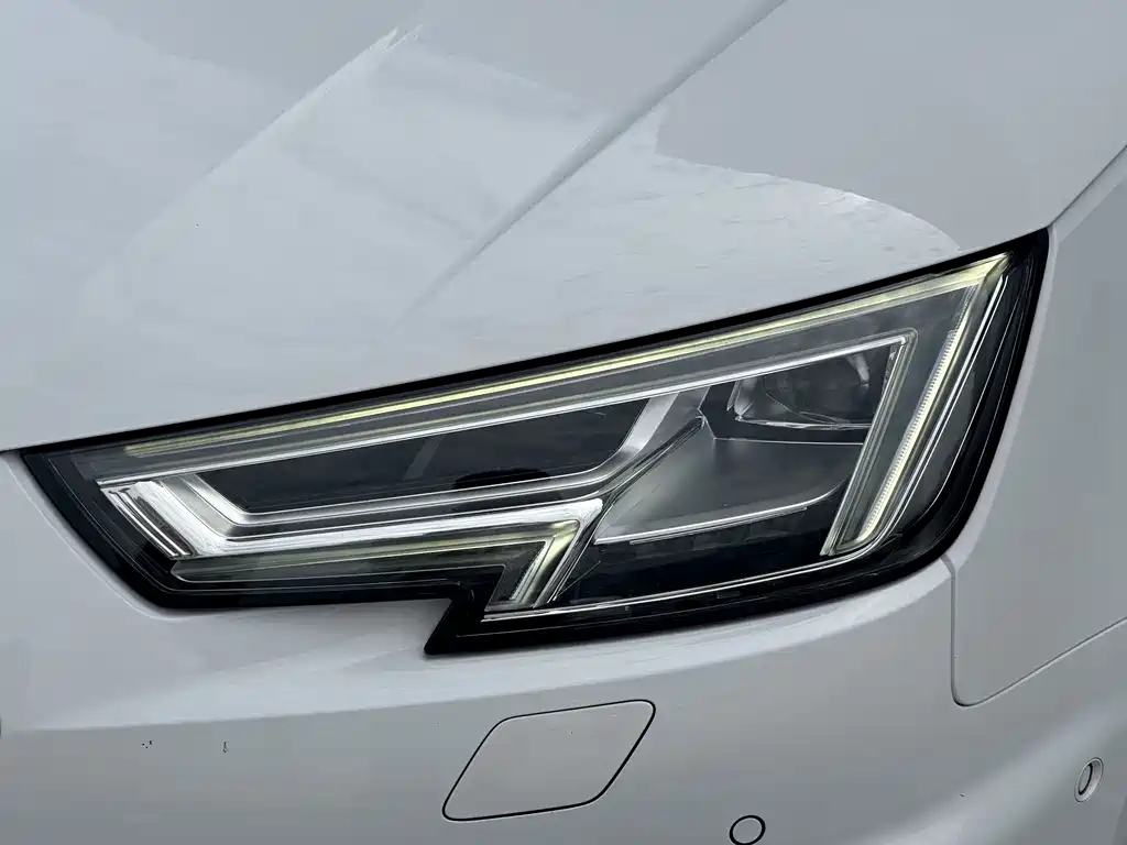 Audi A4L 2019