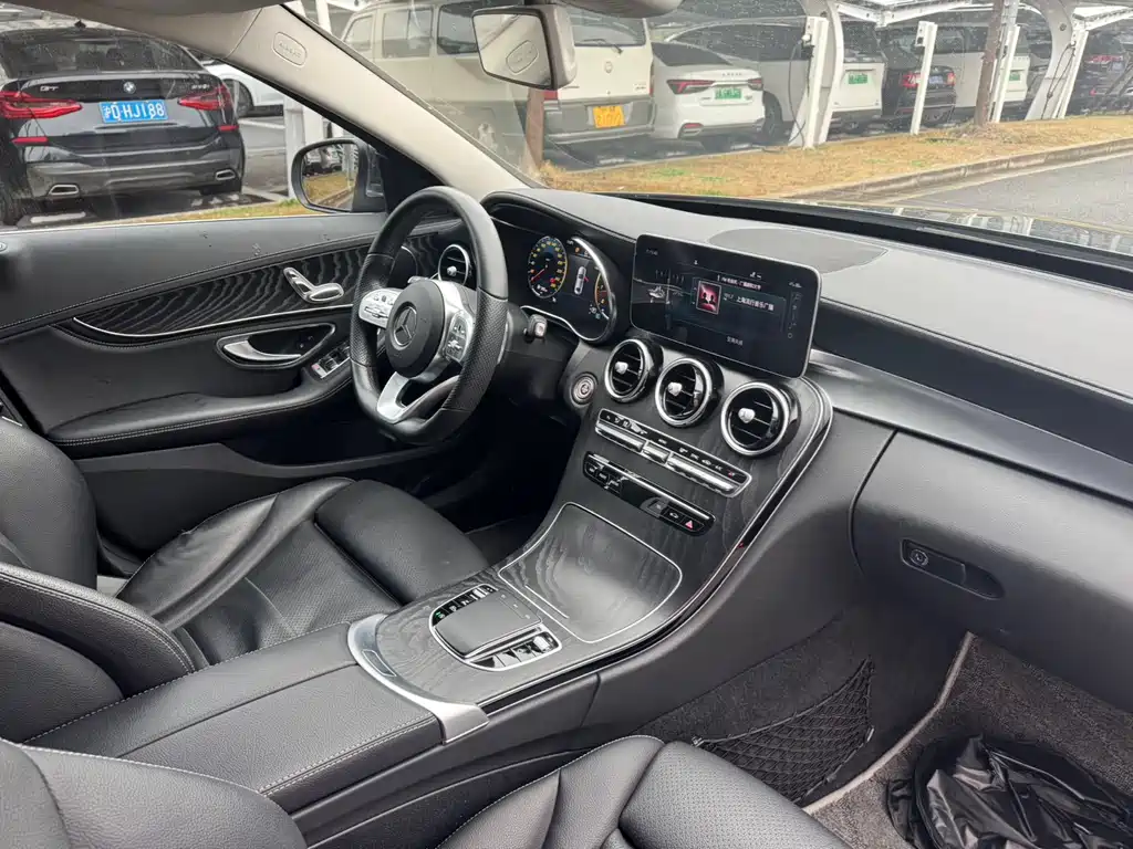 Mercedes-Benz C-Class 2020 — фото 17