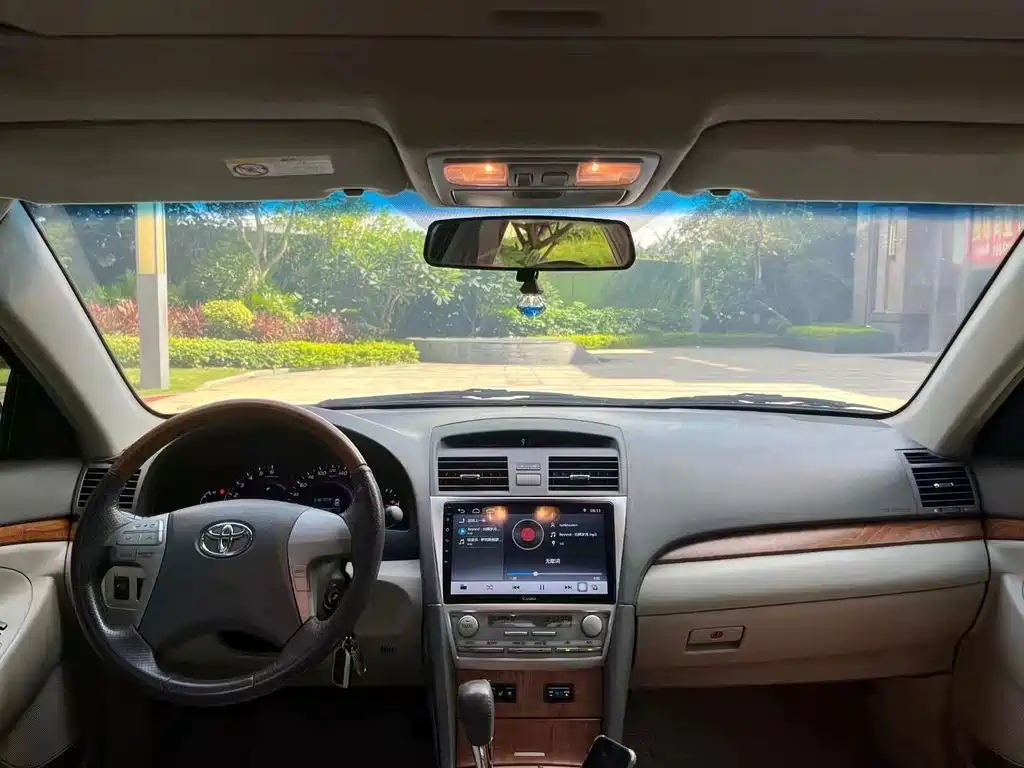 Toyota Camry 2015 — фото 6