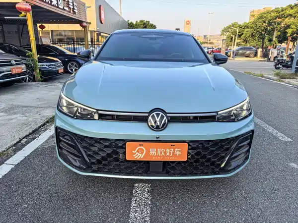 Volkswagen Passat 2024