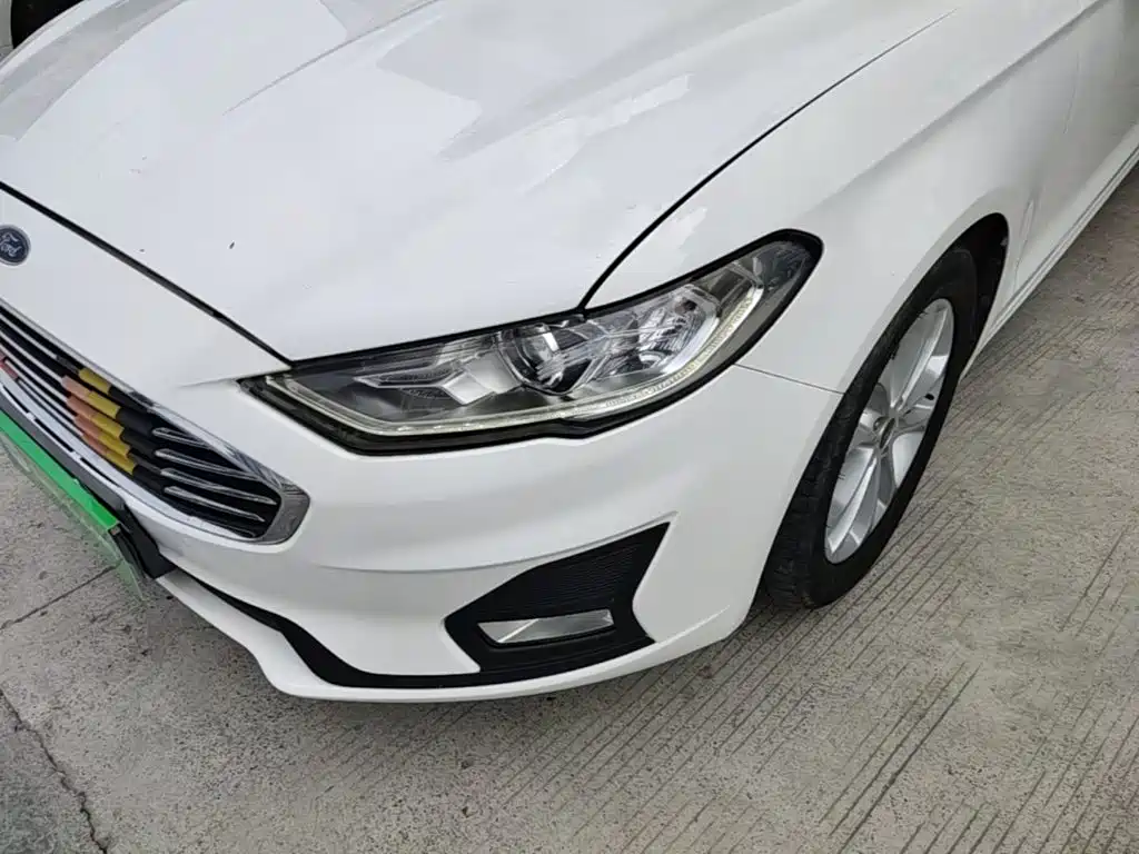 Ford Mondeo 2020 — фото 24