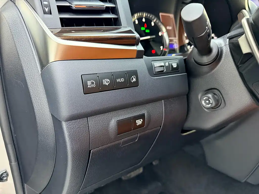 Lexus LX 2019 — фото 16