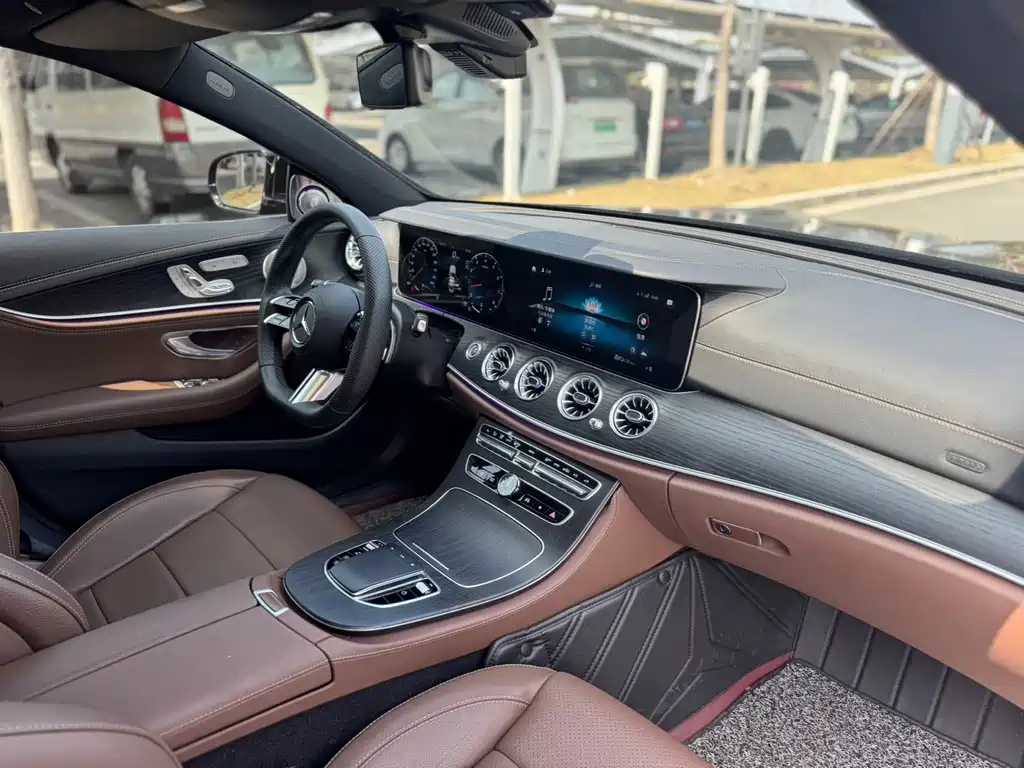 Mercedes-Benz E-Class 2023 — фото 16
