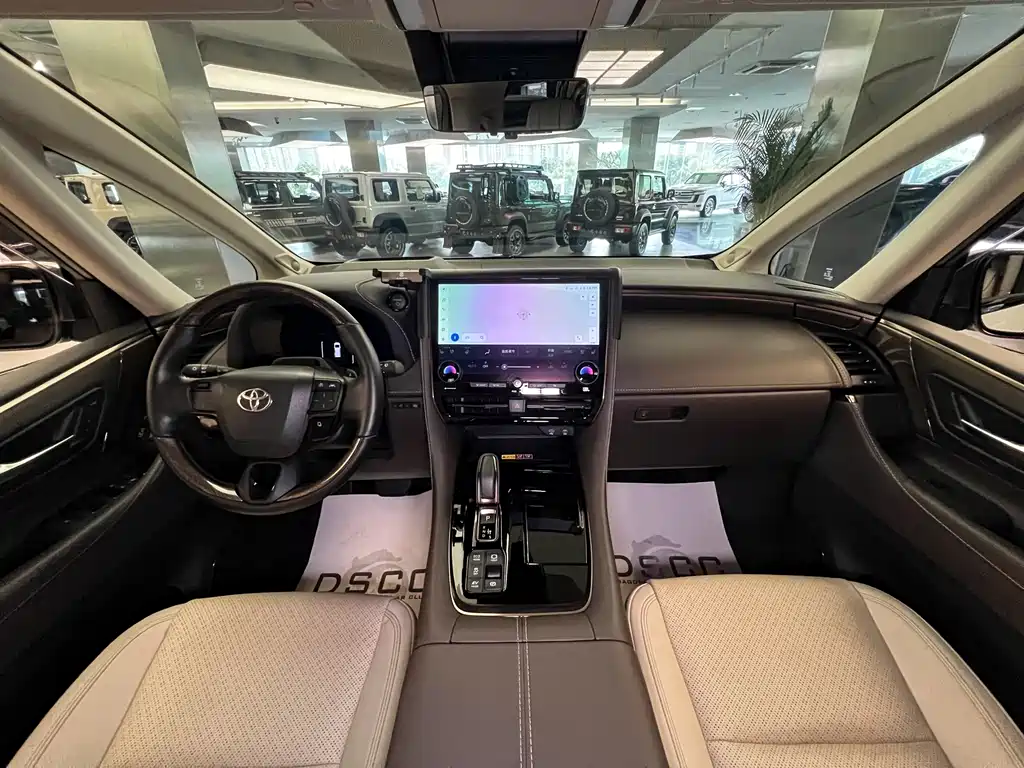 Toyota Alphard 2024 — фото 9