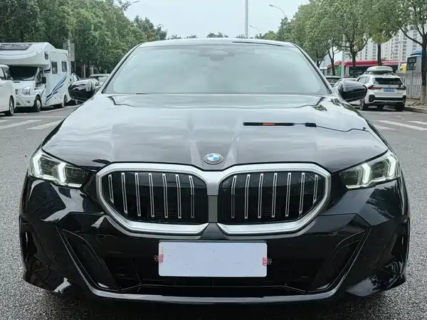 BMW 5 Series 2025