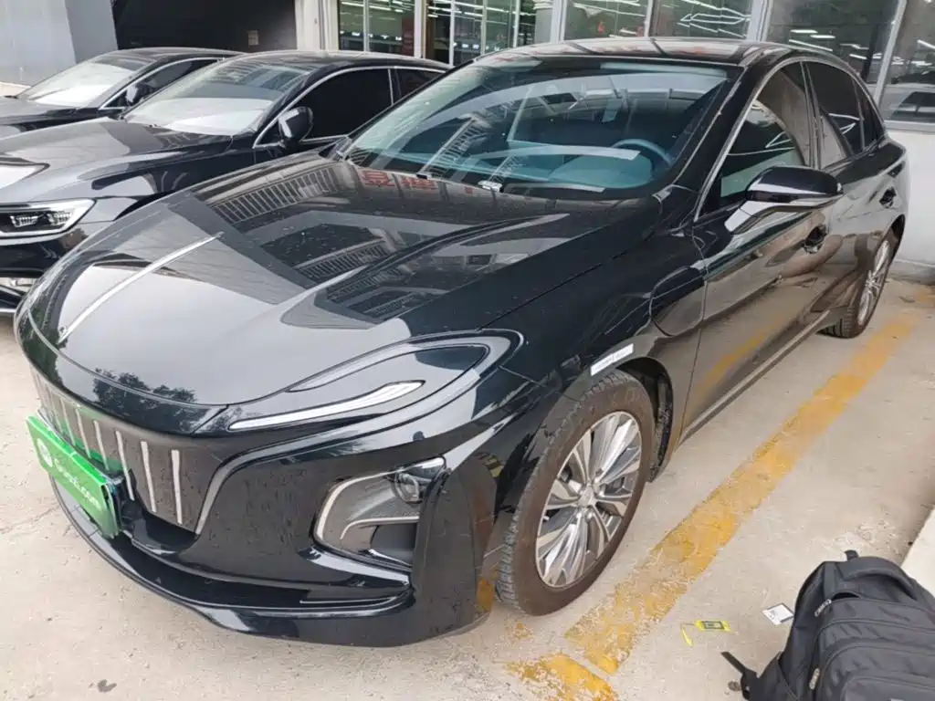 Hongqi E-QM5 2025