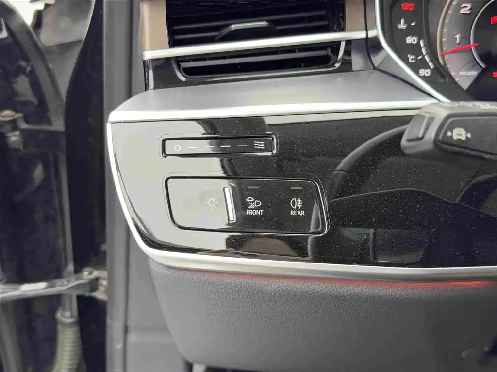 Audi A8 2023 — фото 18