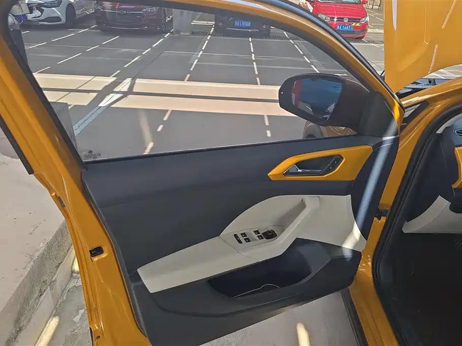 Volkswagen T-Cross 2019
