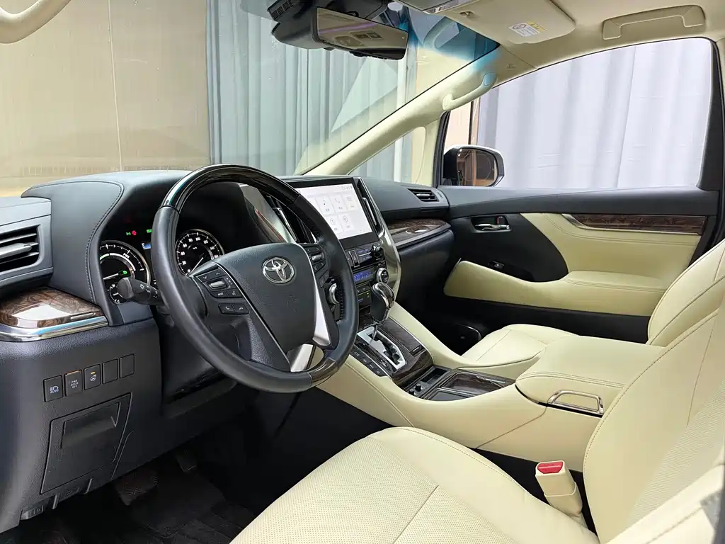 Toyota Alphard 2020