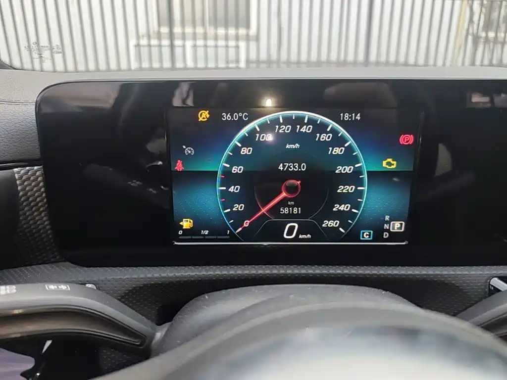 Mercedes-Benz A-Class 2019 — фото 12