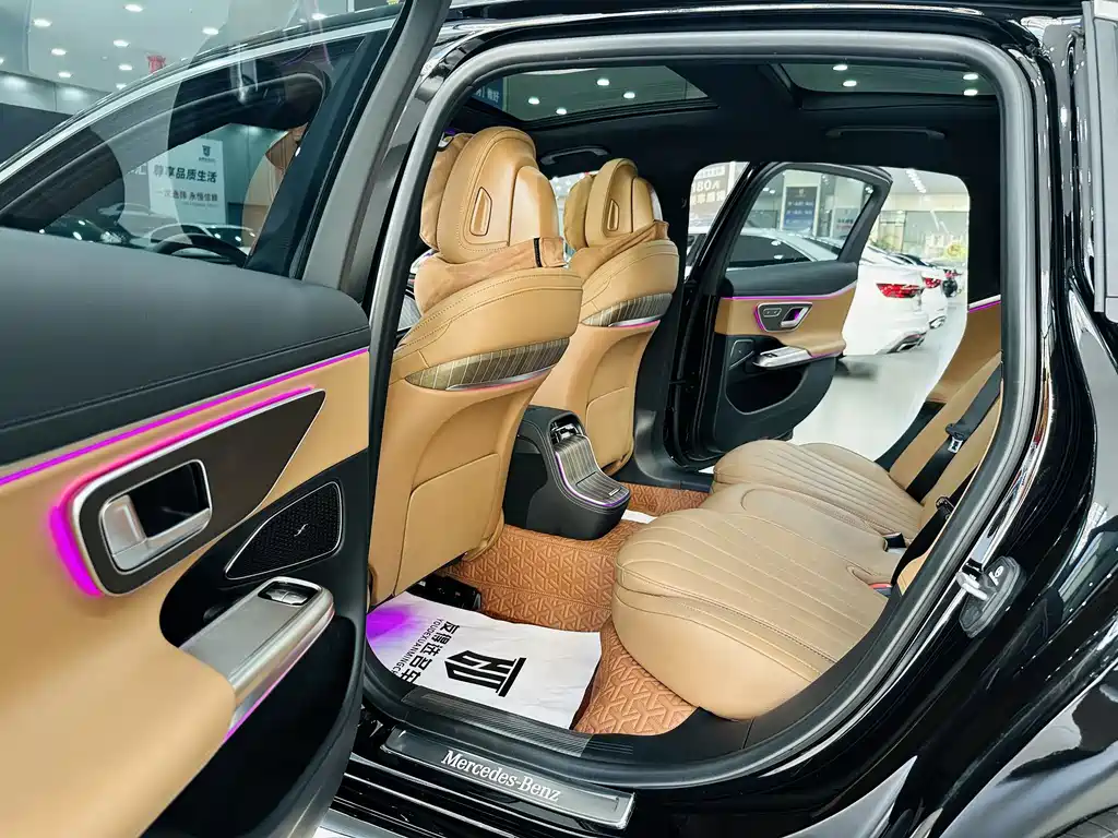 Mercedes-Benz E-Class 2025