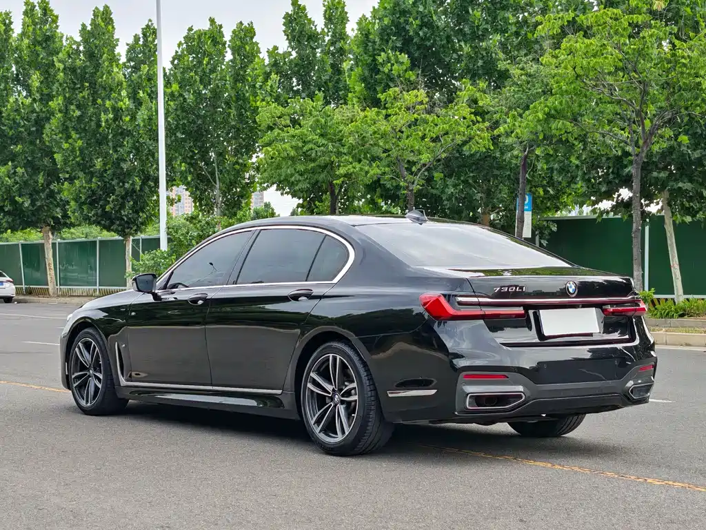 BMW 7 Series 2021 — фото 10