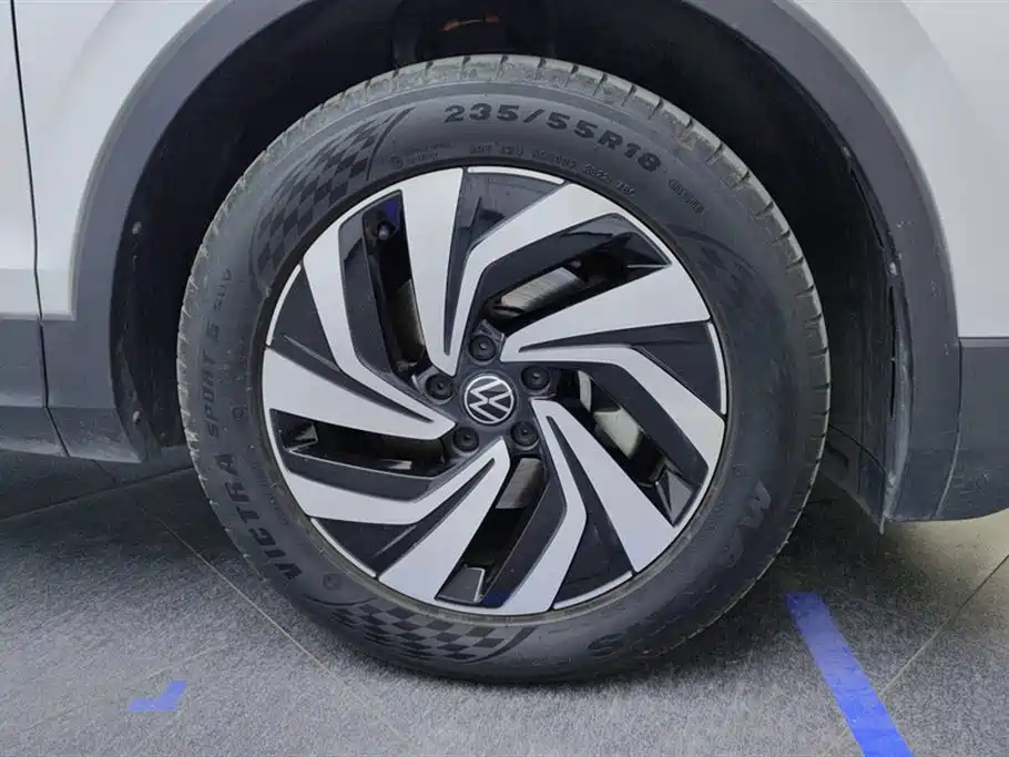 Volkswagen Tiguan L 2023