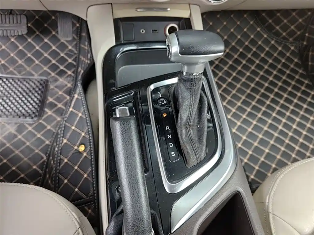 GAC Motor Trumpchi GA6 2016 — фото 14