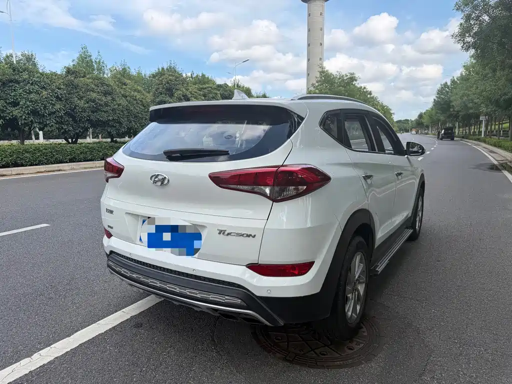 Hyundai Tucson 2017 — фото 10