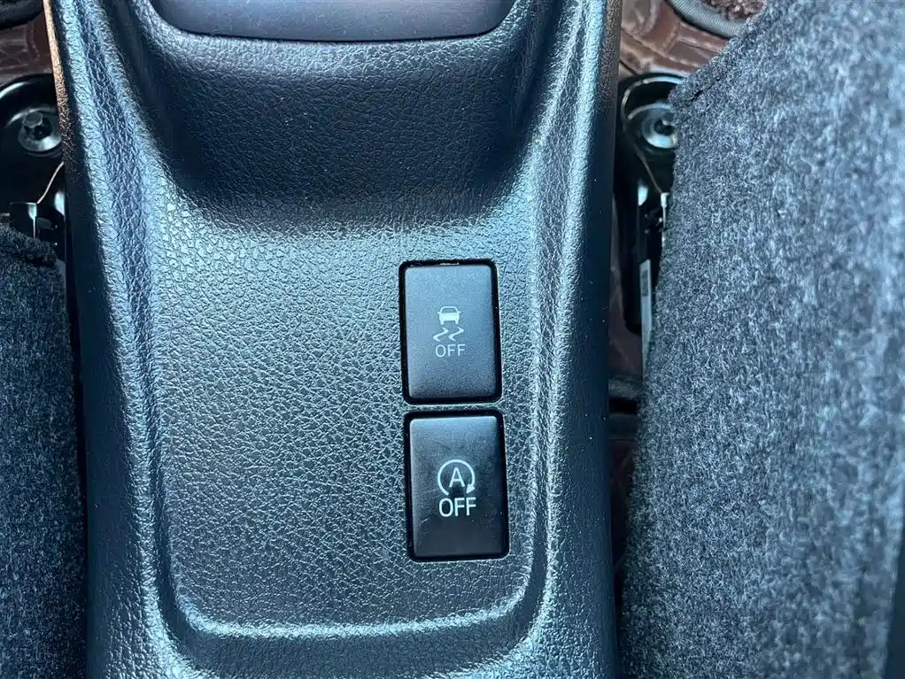 Toyota Yaris L 2022 — фото 14
