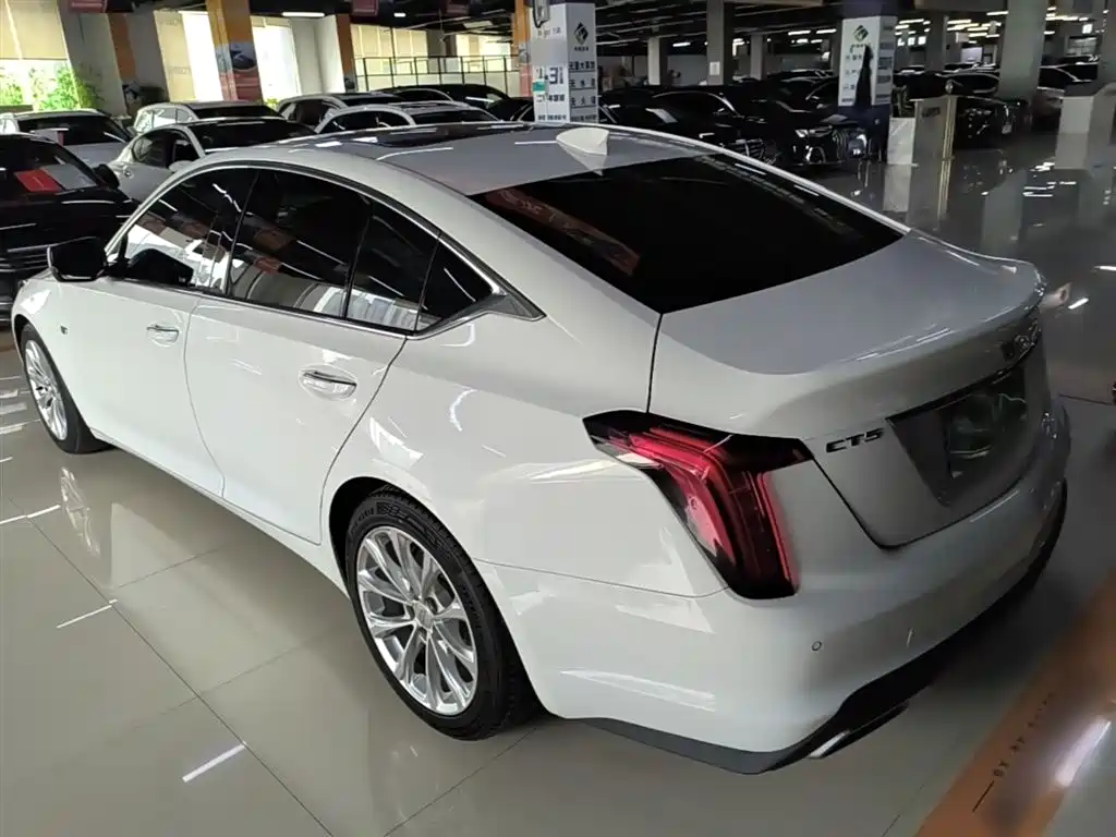 Cadillac CT5 2022 — фото 5