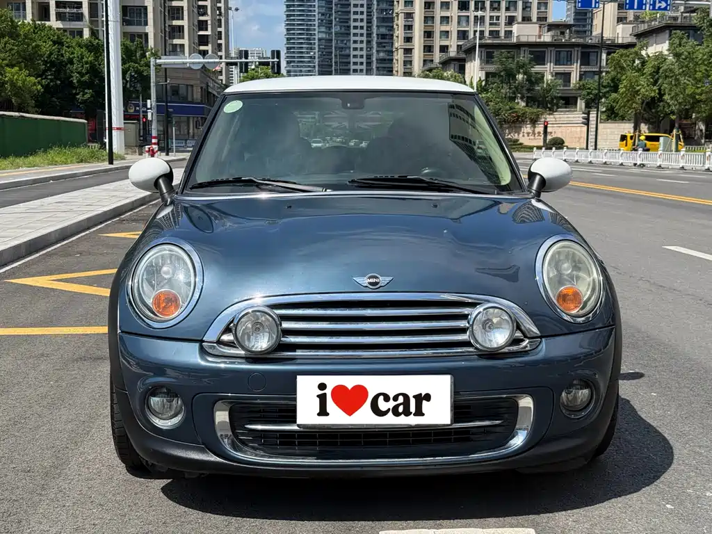 MINI MINI 2011