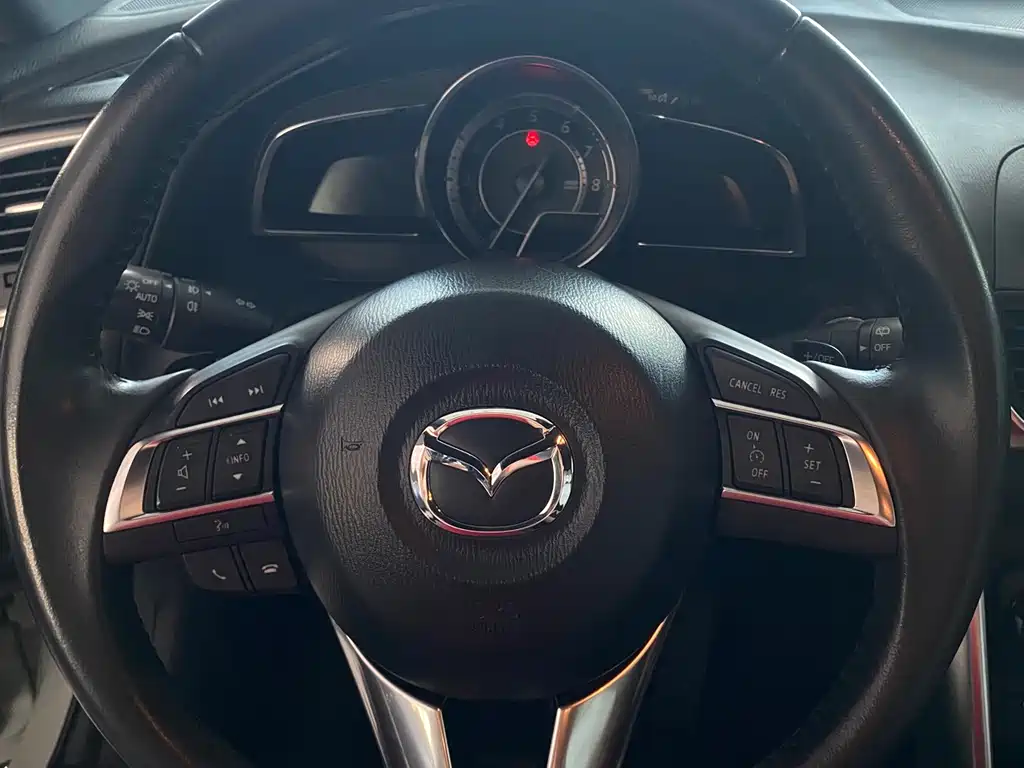 Mazda CX-4 2017 — фото 10