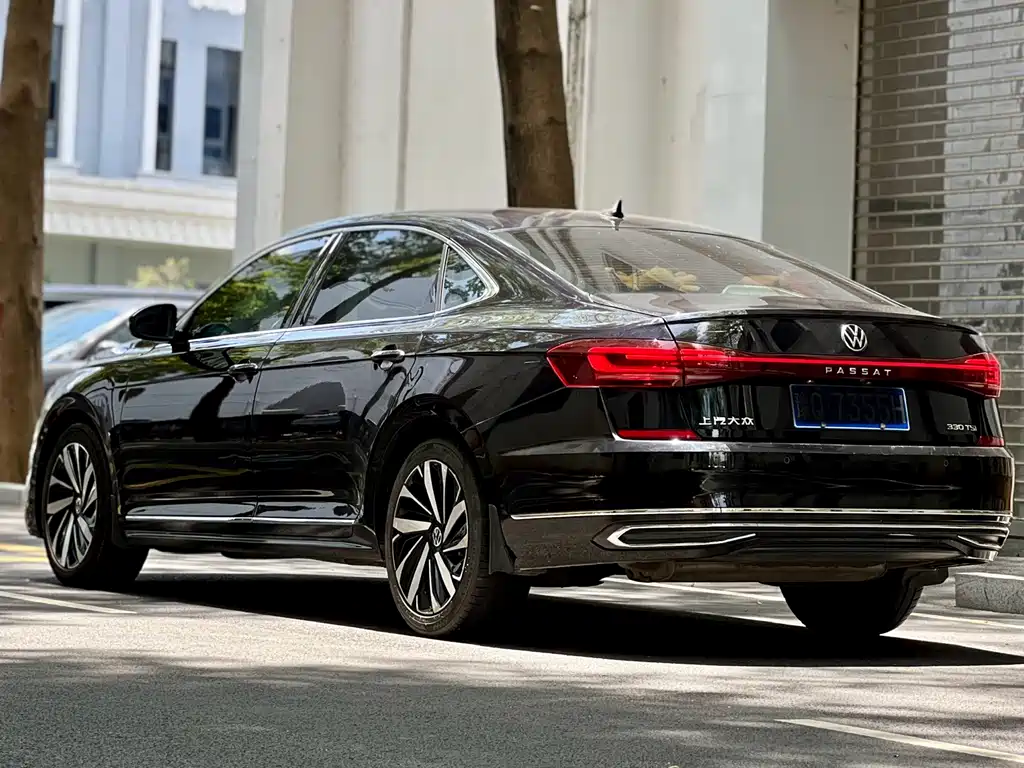 Volkswagen Passat 2022 — фото 4