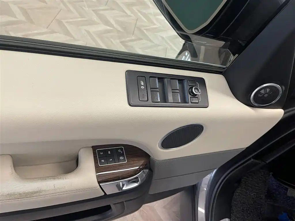 Land Rover Sport 2015 — фото 21