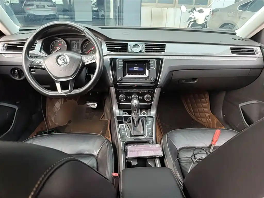Volkswagen Passat 2016 — фото 10