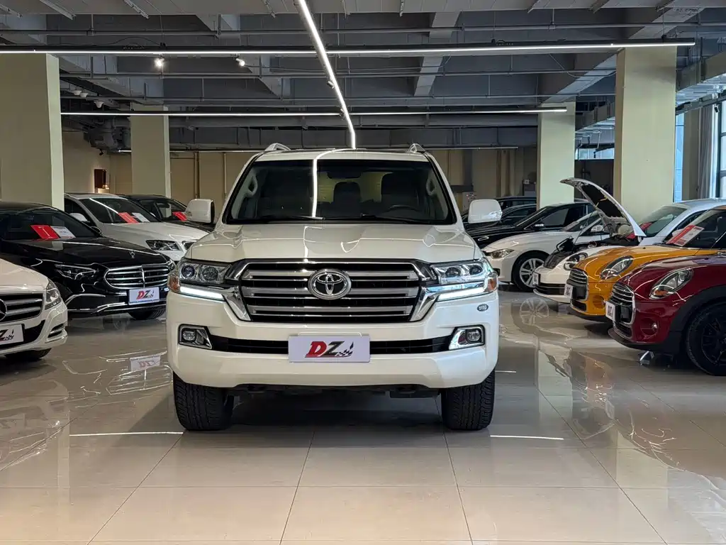 Toyota Land Cruiser 2018 — фото 2
