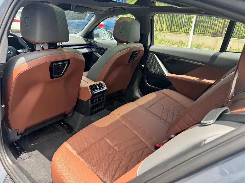 BMW i5 — фото 13