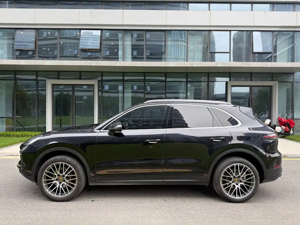 Porsche Cayenne 2019 — фото 7