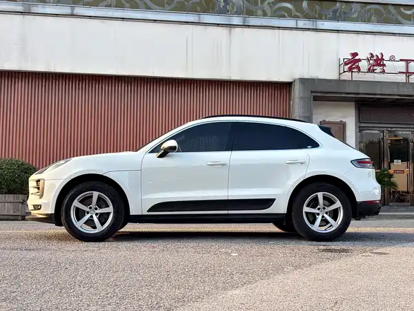 Porsche Macan 2021