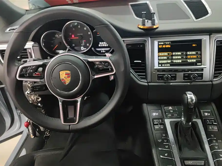 Porsche Macan 2015 — фото 12