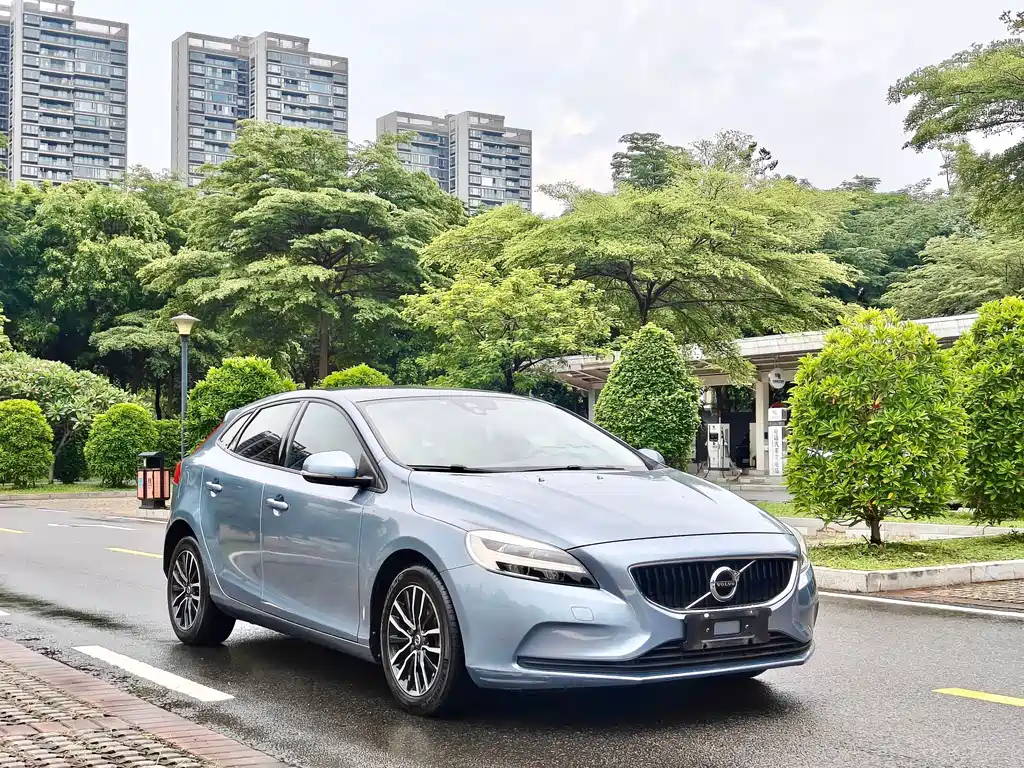 Volvo V40 2017 — фото 4