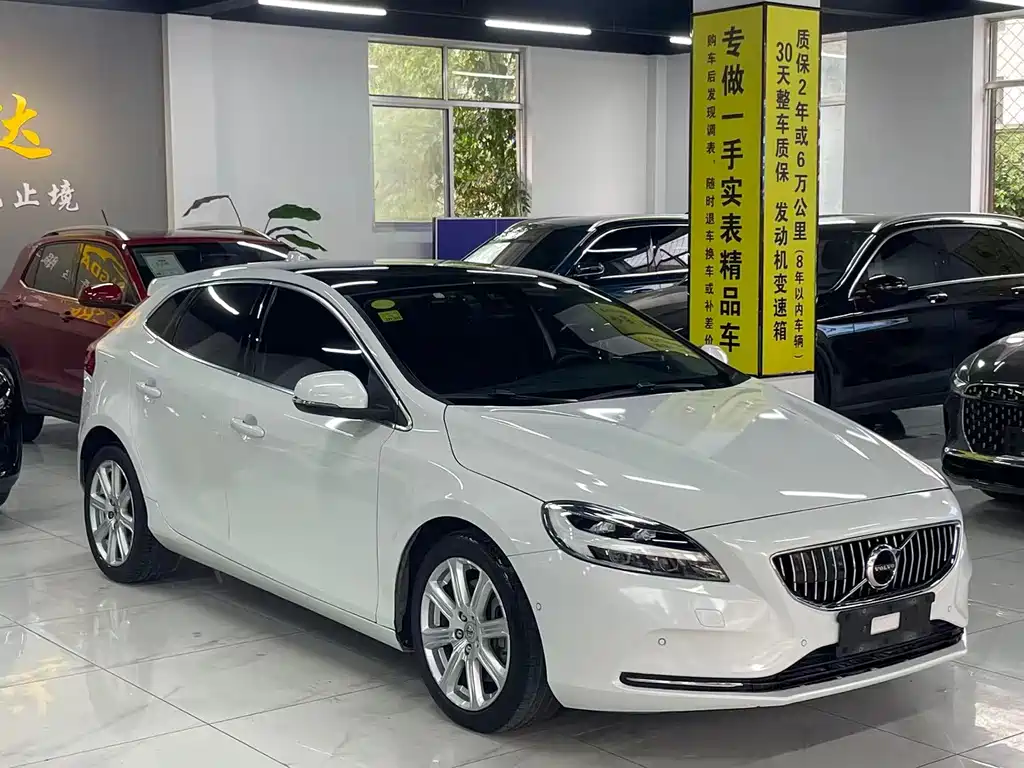Volvo V40 2018 — фото 3