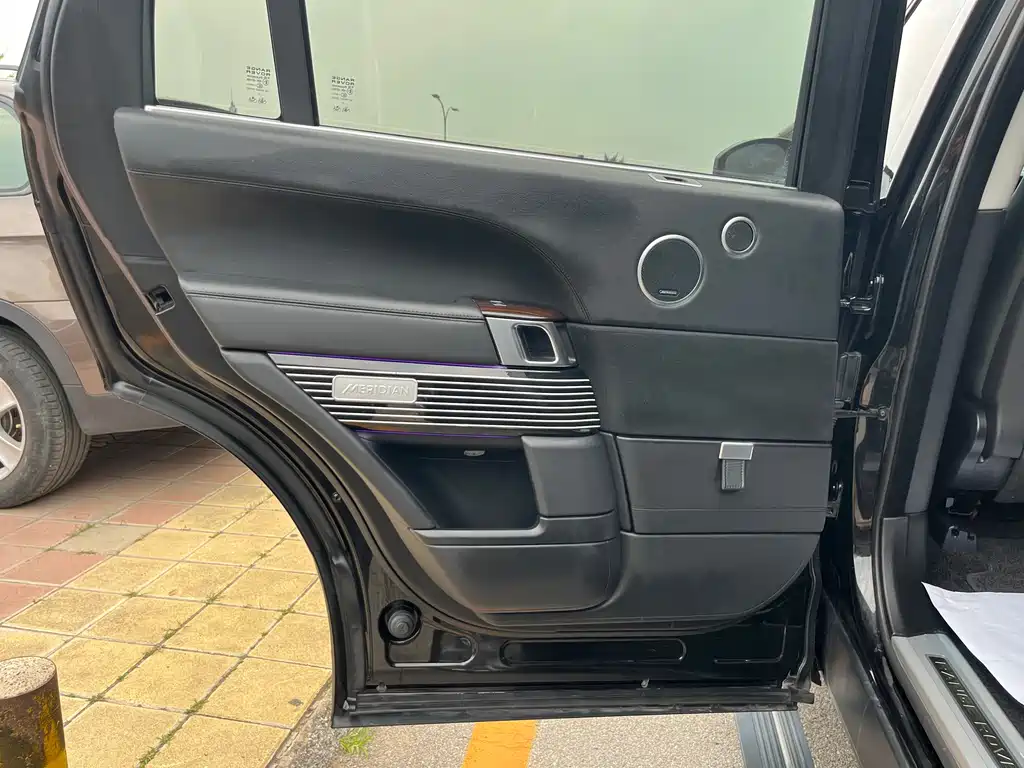 Land Rover Range Rover 2018 — фото 17