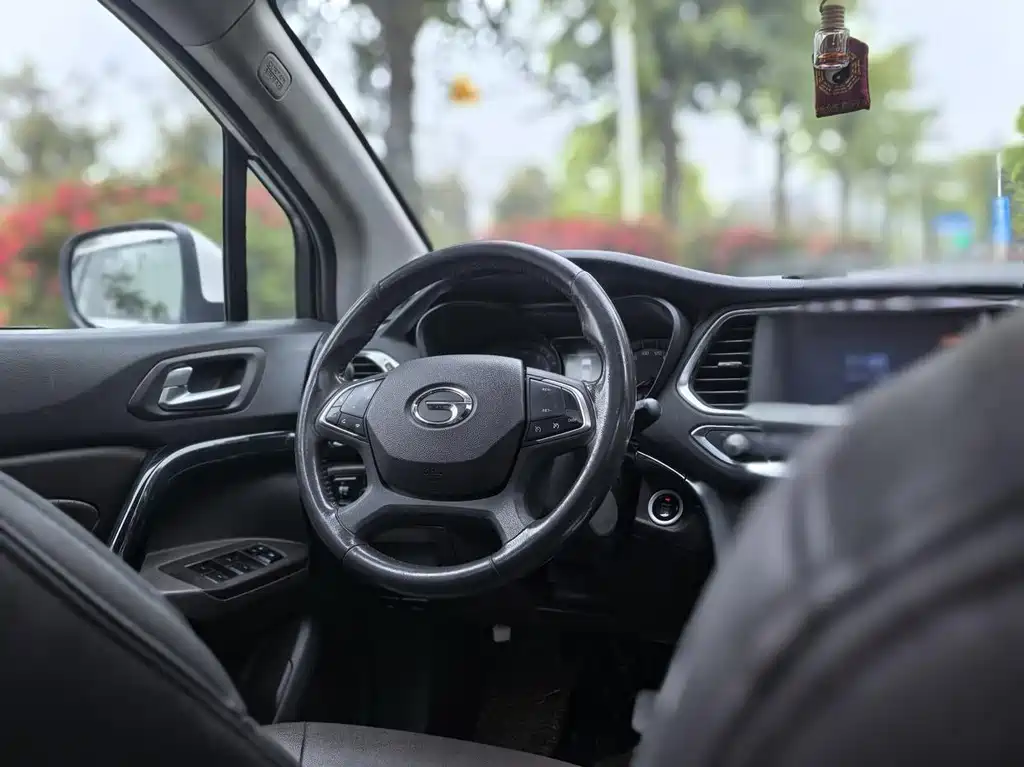 GAC Trumpchi GS4 2015 — фото 11