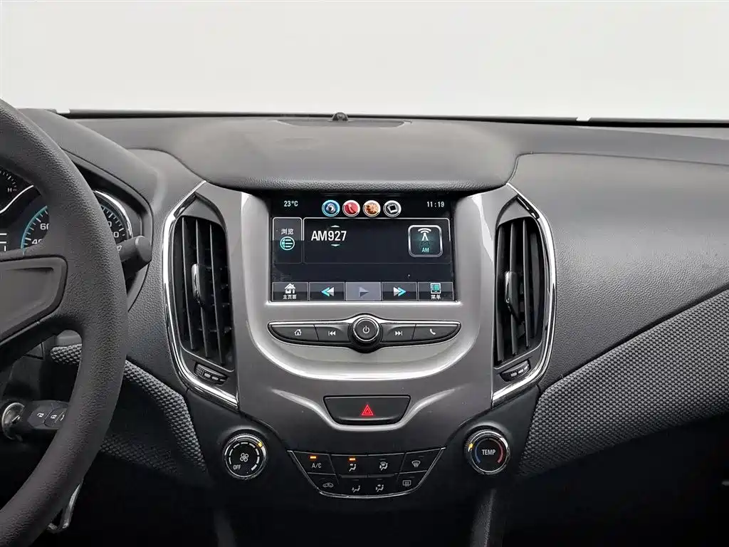 Chevrolet Cruze 2018 — фото 12