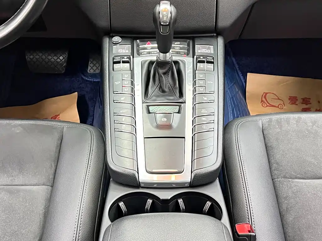 Porsche Macan 2017 — фото 20