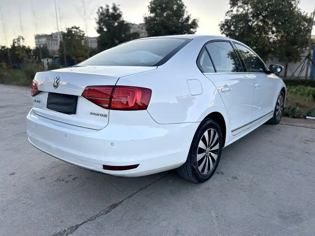 Volkswagen Sagitar 2018