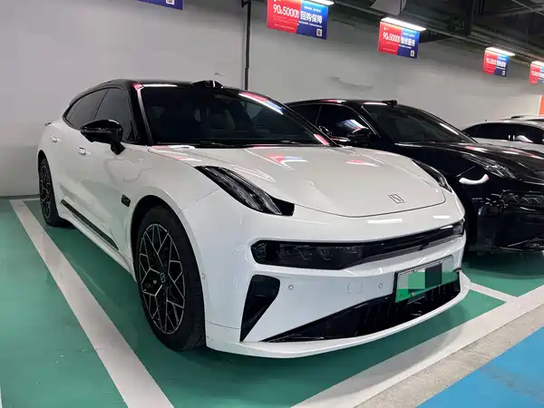 Zeekr 001 2024